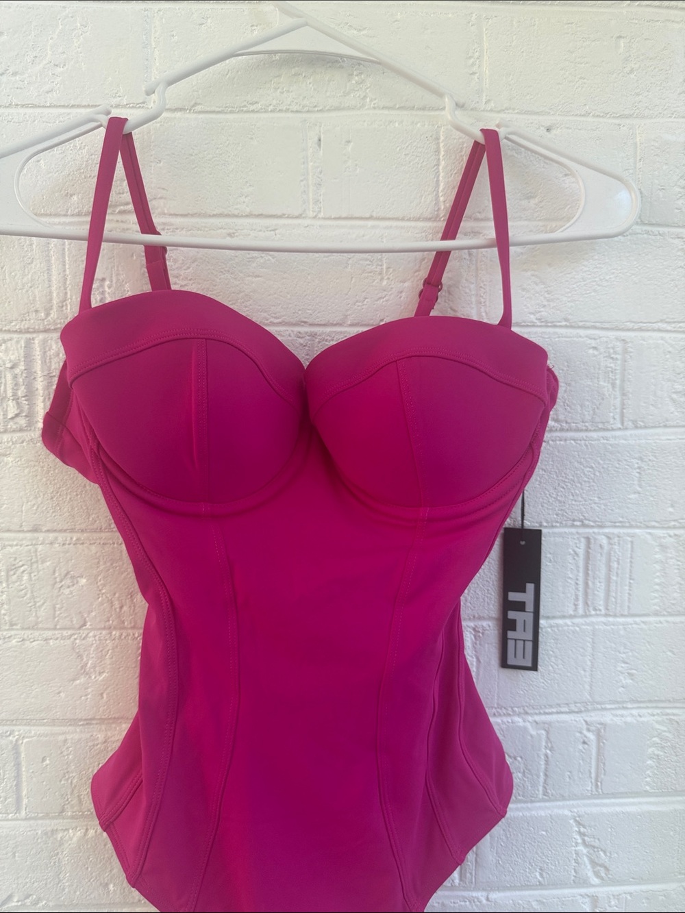 NWT $175 XS SHORT TORSO D/DD CUP STYLE PUSHY - Picture 2 of 4